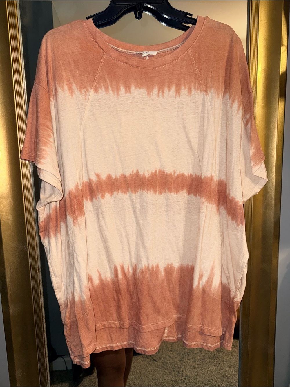 easel Short Sleeve Tie-Dye Tee in Cream and Rusty Orange